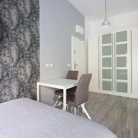 Apartament Apartamenty-wroc Kurkowa 14 *